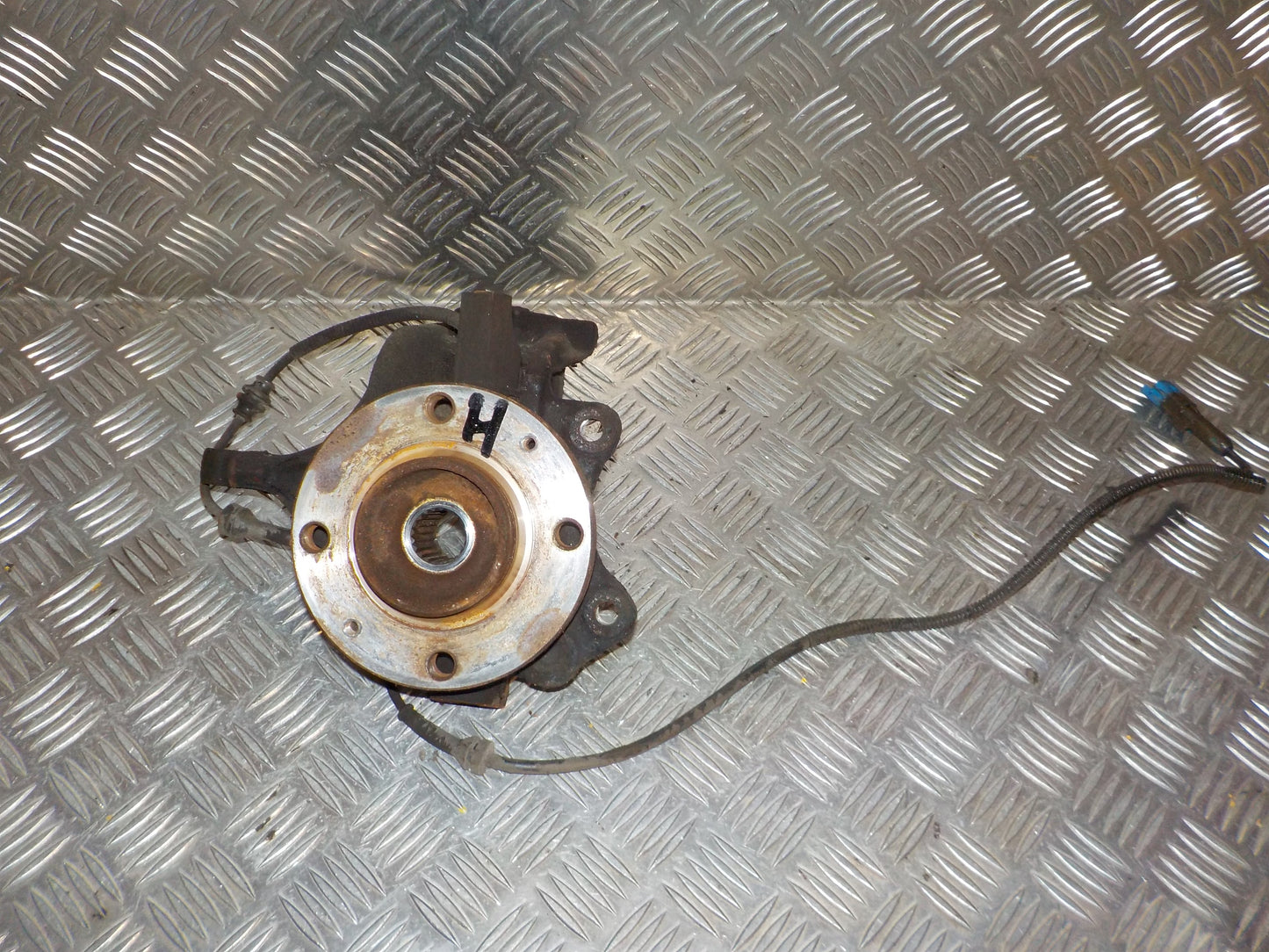 Citroen C3 II Spindel For H Med OEM Nr. 1607557580 Fra Citroen Ophugger