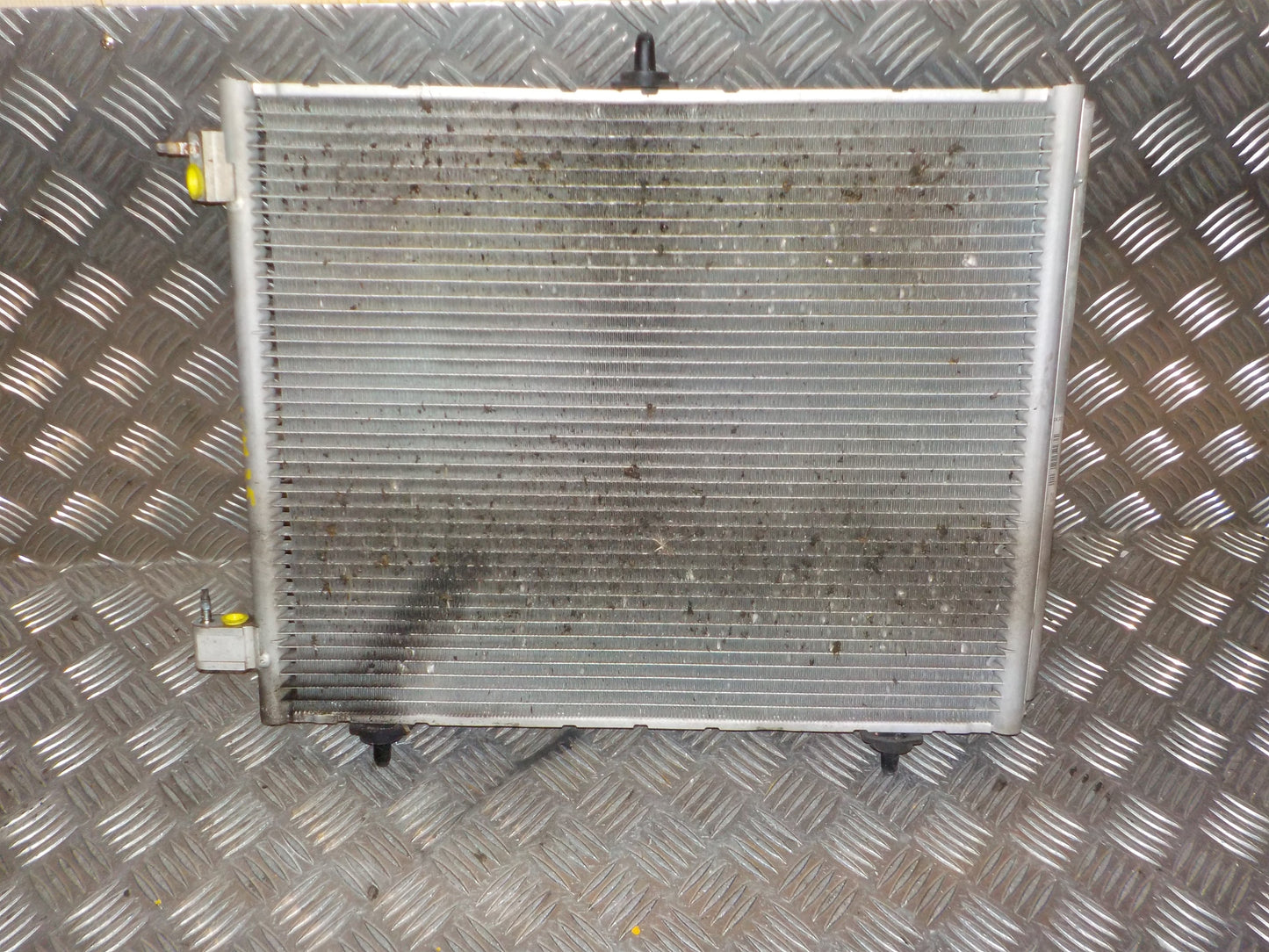 Citroen C3 II Køler Aircond Med OEM Nr. 9674813580 Fra Citroen Ophugger