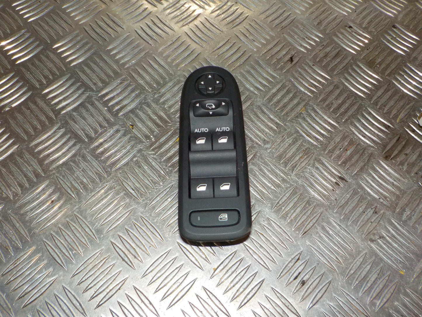 Citroen C3 II Kontakt Rudehejs Med OEM Nr. 96652236XT Fra Citroen Ophugger