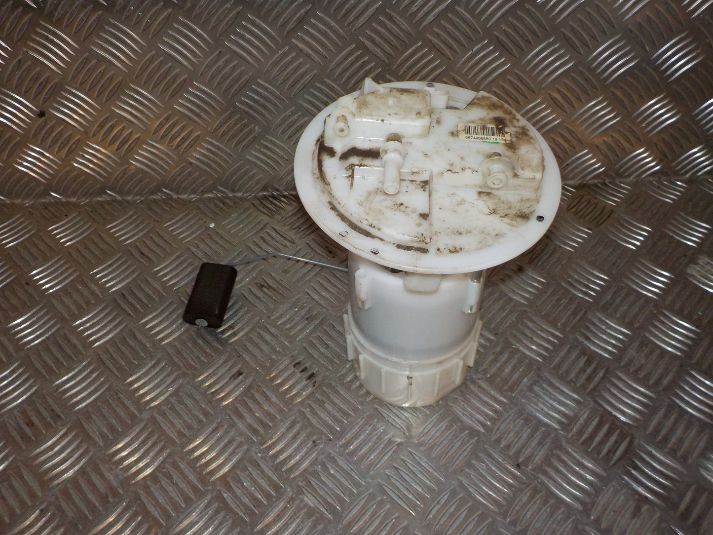 Peugeot 208 Benz/Brændstofpumpe El Med OEM Nr. 96774466680 Fra Peugeot Ophugger