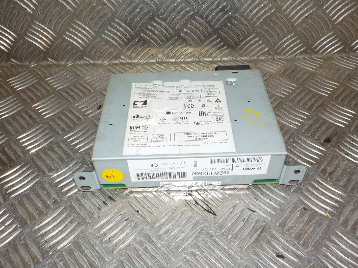 Peugeot 208 Navigationsanl Med OEM Nr. 9828992980 Fra Peugeot Ophugger