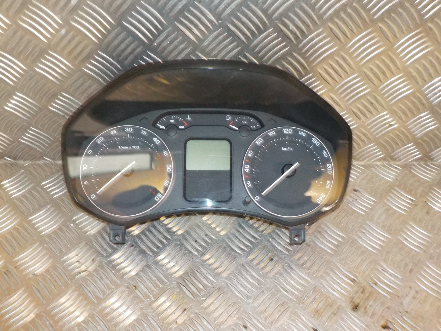 Skoda Octavia Speedometer - Instrument Med OEM Nr. 1Z0920812D Fra Skoda Ophugger