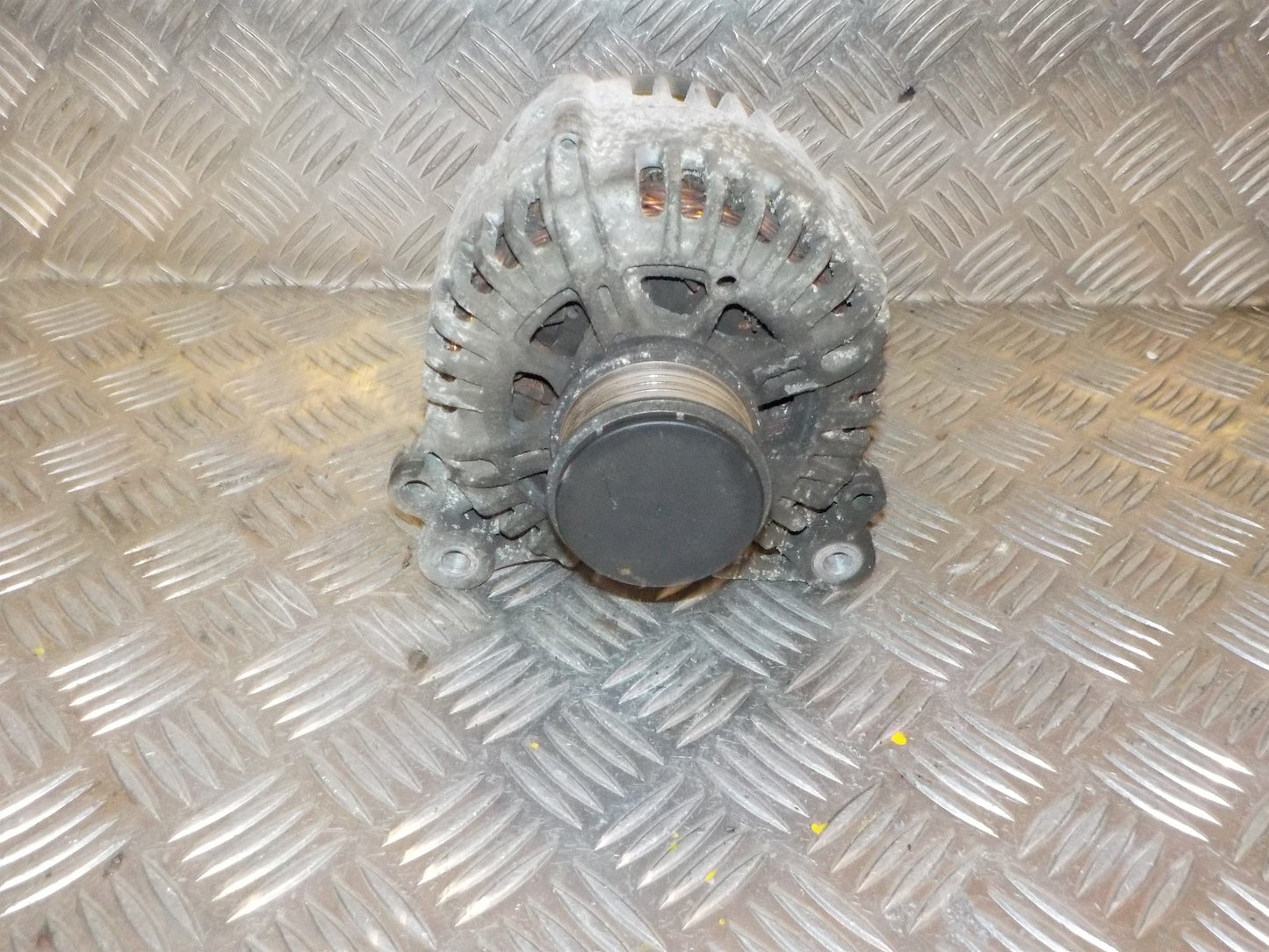 Skoda Octavia Generator Med OEM Nr. 06F903023C Fra Skoda Ophugger