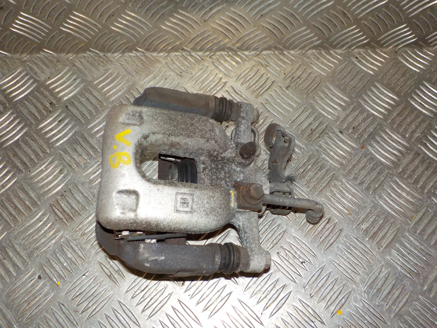 Opel Astra K Bremsekaliber VB Med OEM Nr. 95522578 Fra Opel Ophugger