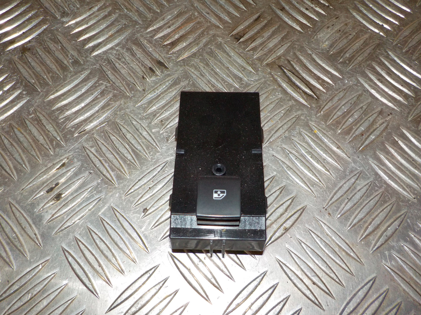 Opel Astra K Kontakt Rudehejs Med OEM Nr. 13408448 Fra Opel Ophugger