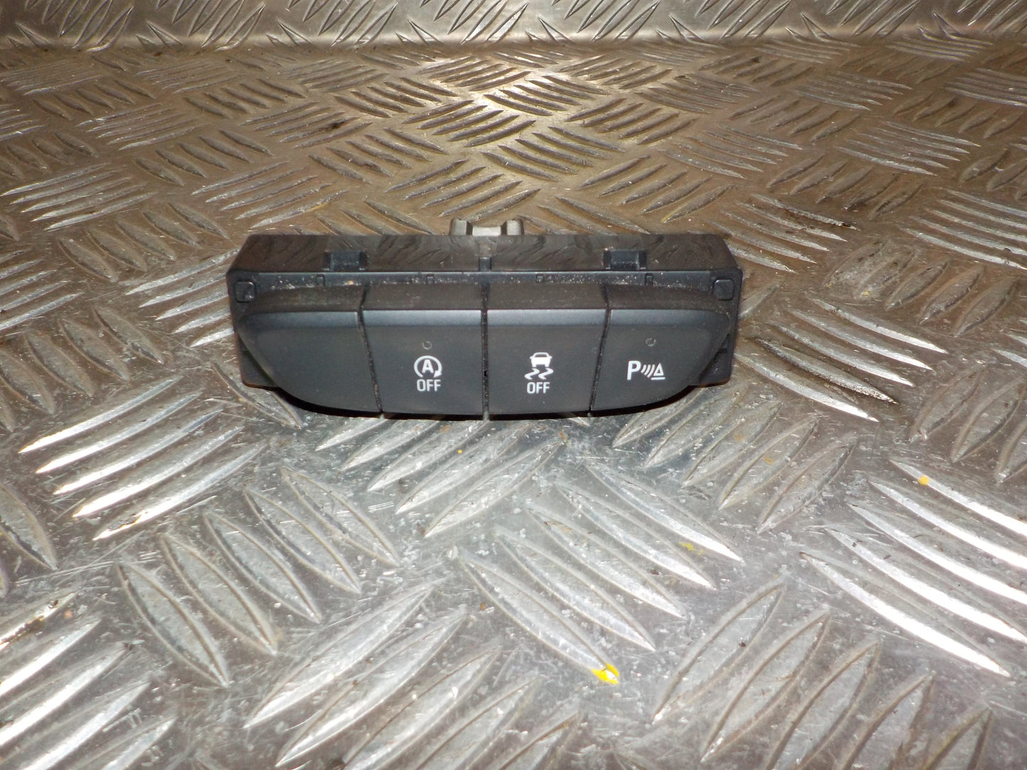 Opel Astra K Kontakt Diverse Med OEM Nr. 39028743 Fra Opel Ophugger