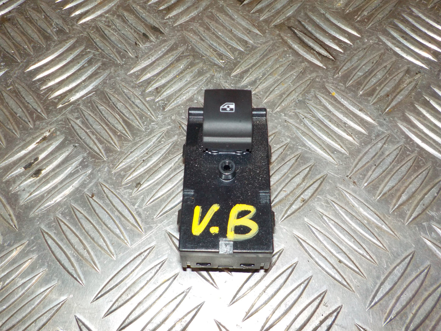 Opel Astra K Kontakt Rudehejs Med OEM Nr. 13408452 Fra Opel Ophugger