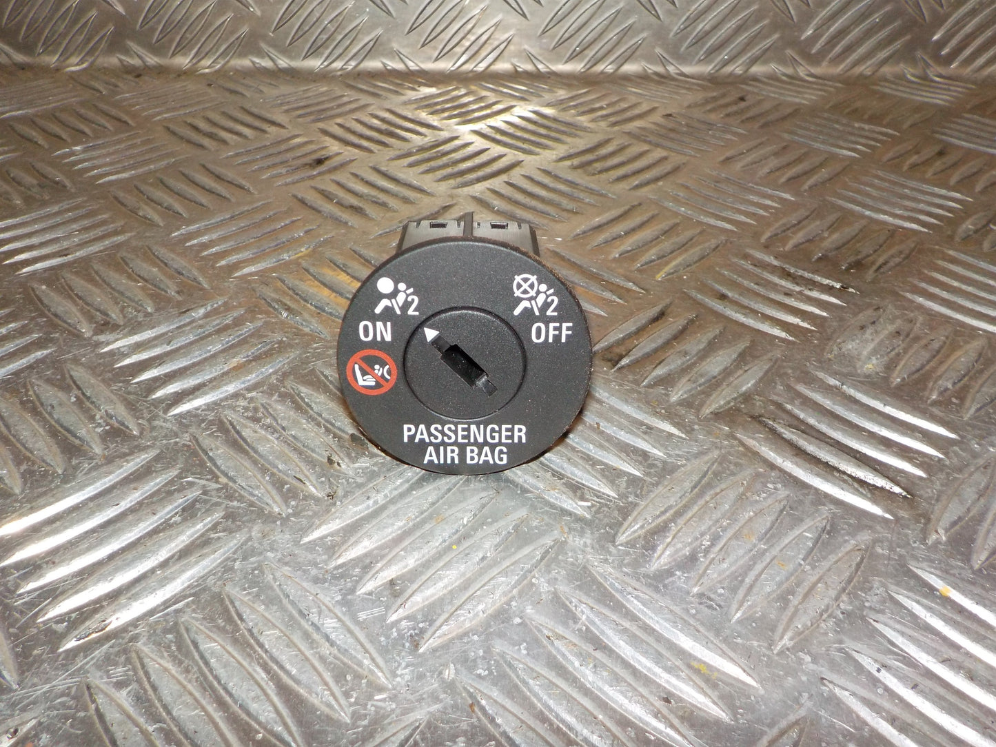 Opel Astra K Airbag Kontrollampe Med OEM Nr. 13524006 Fra Opel Ophugger