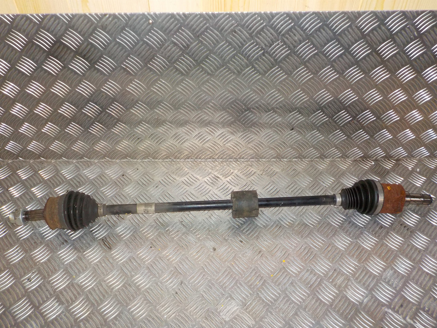 Opel Corsa E Trækaksel For H Med OEM Nr. 13248652 Fra Opel Ophugger