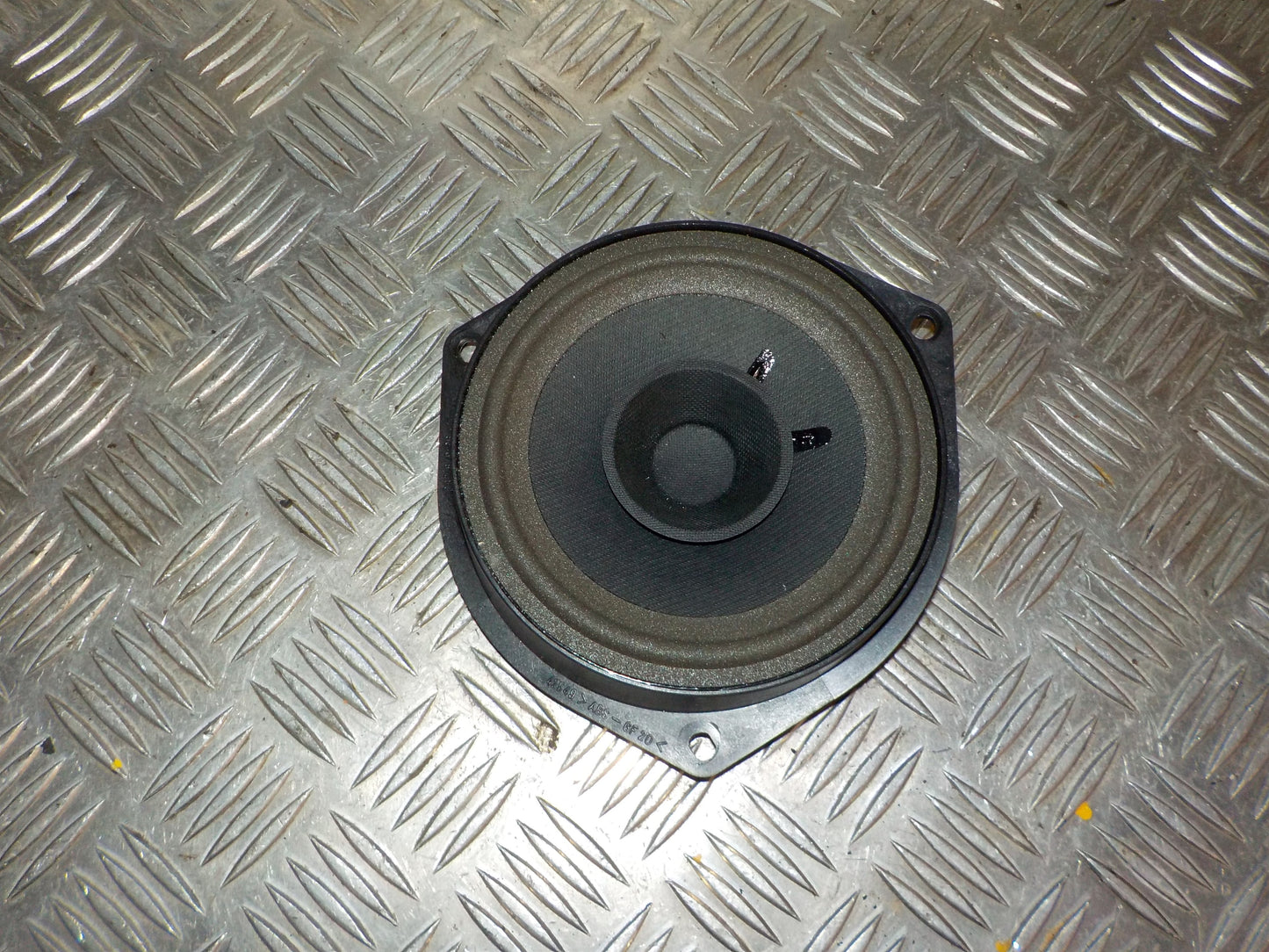 Opel Corsa E Højttaler Med OEM Nr. 90379280 Fra Opel Ophugger