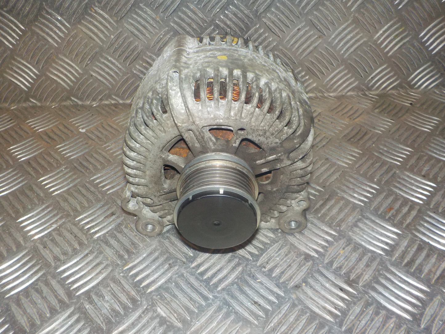 VW Passat 3C Generator Med OEM Nr. 021903026L Fra VW Ophugger