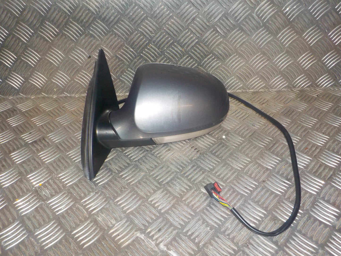 VW Passat 3C Sidespejl Med OEM Nr. 3C1857507DM Fra VW Ophugger
