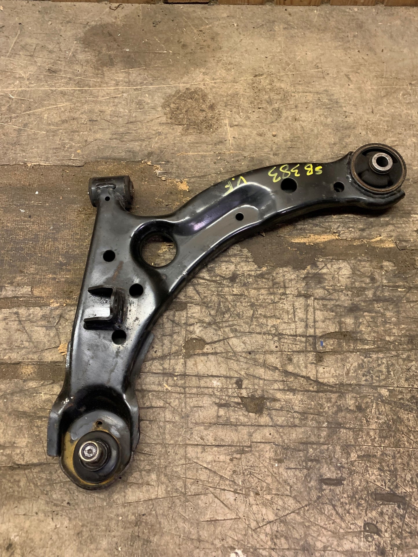 Hyundai Matrix Bærearm F.N. V Med OEM Nr. 5450017000 Fra Hyundai Ophugger