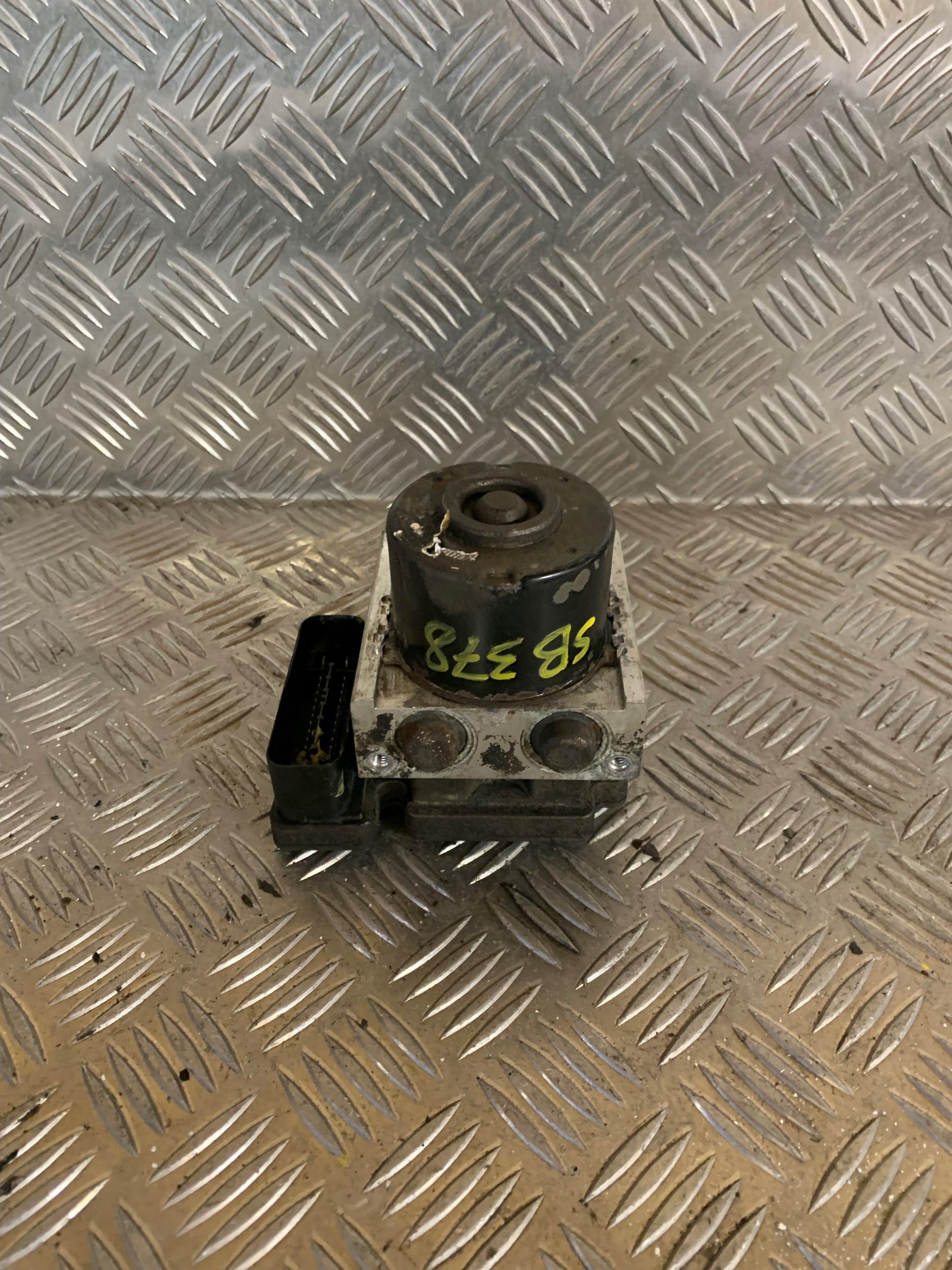 Citroen C3 Abs Pumpe Med OEM Nr. 4541FX Fra Citroen Ophugger