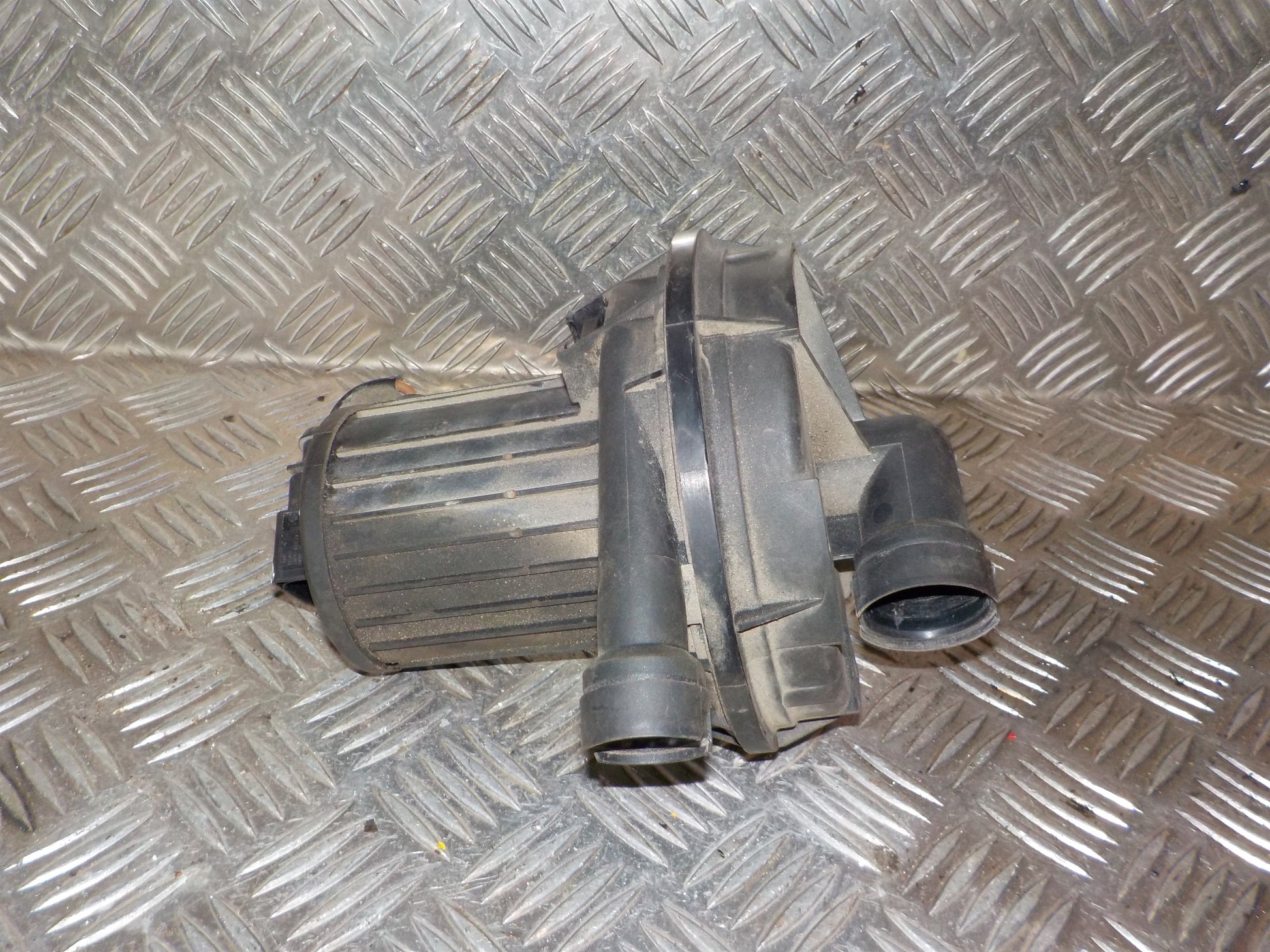 Skoda Octavia Katalysator Pumpe Med OEM Nr. 06A959253B Fra Skoda Ophugger