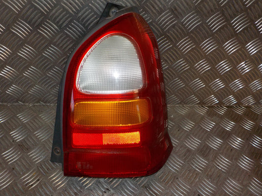 Suzuki Alto Baglygte Med OEM Nr. Ophugger Fra Suzuki Ophugger