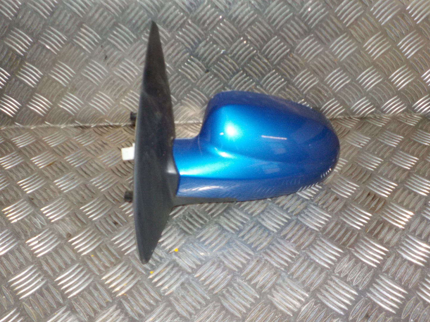 Chevrolet Aveo Sidespejl Med OEM Nr. Ophugger Fra Chevrolet Ophugger