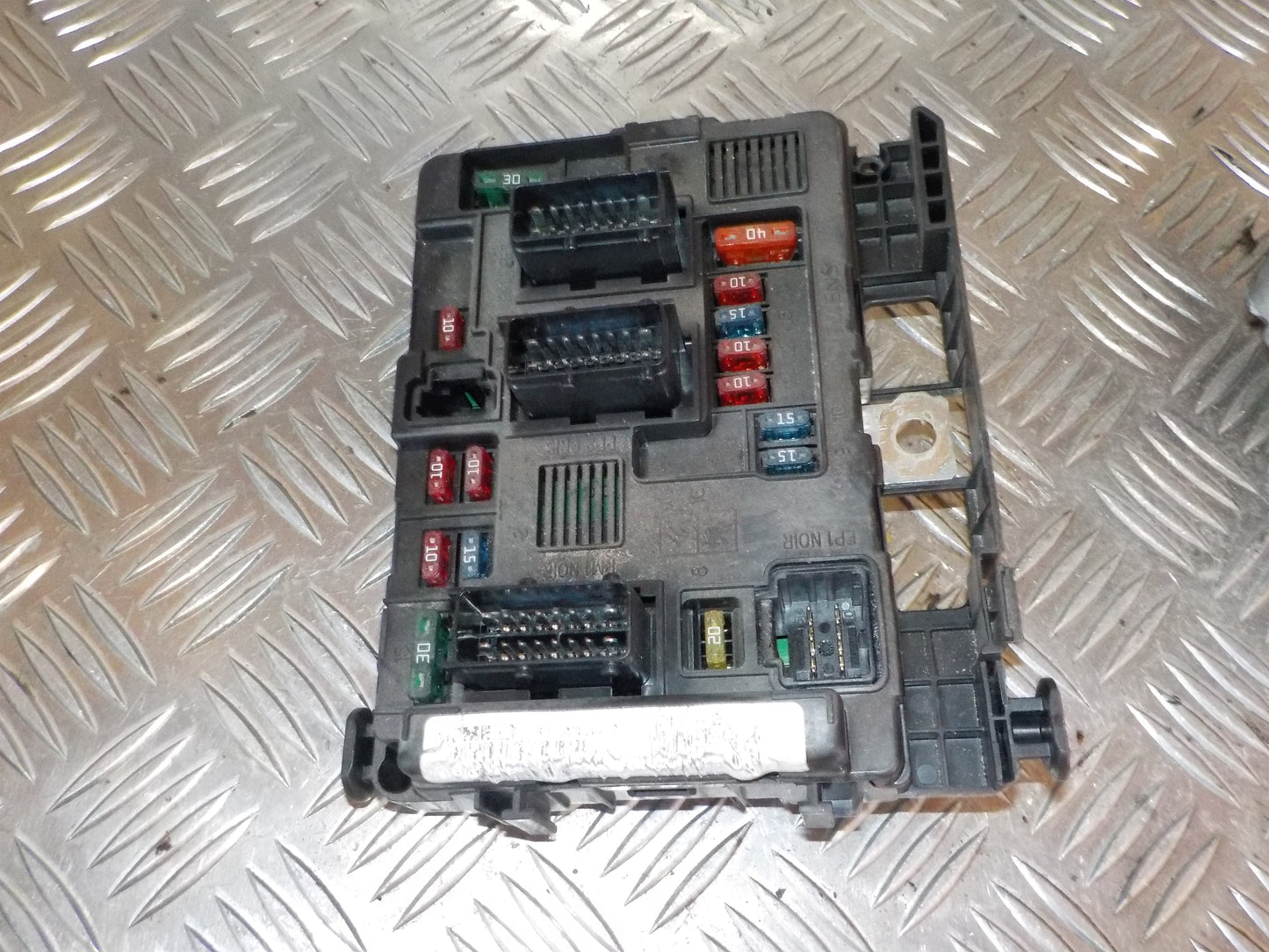 Peugeot 206 Sikringsboks Med OEM Nr. 6500Y1 Fra Peugeot Ophugger