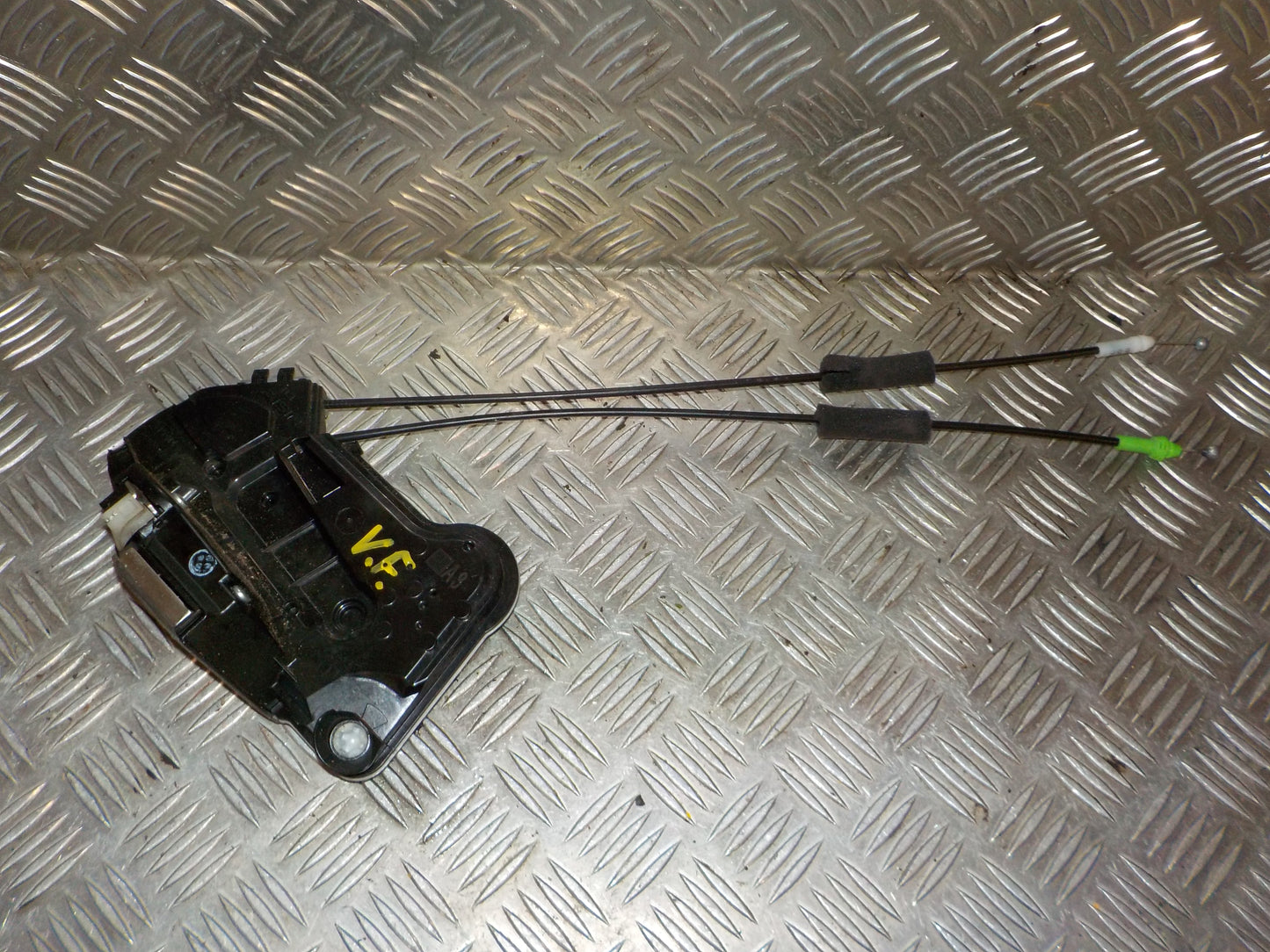 Citroen C1 Dørlås Med OEM Nr. B000843080 Fra Citroen Ophugger