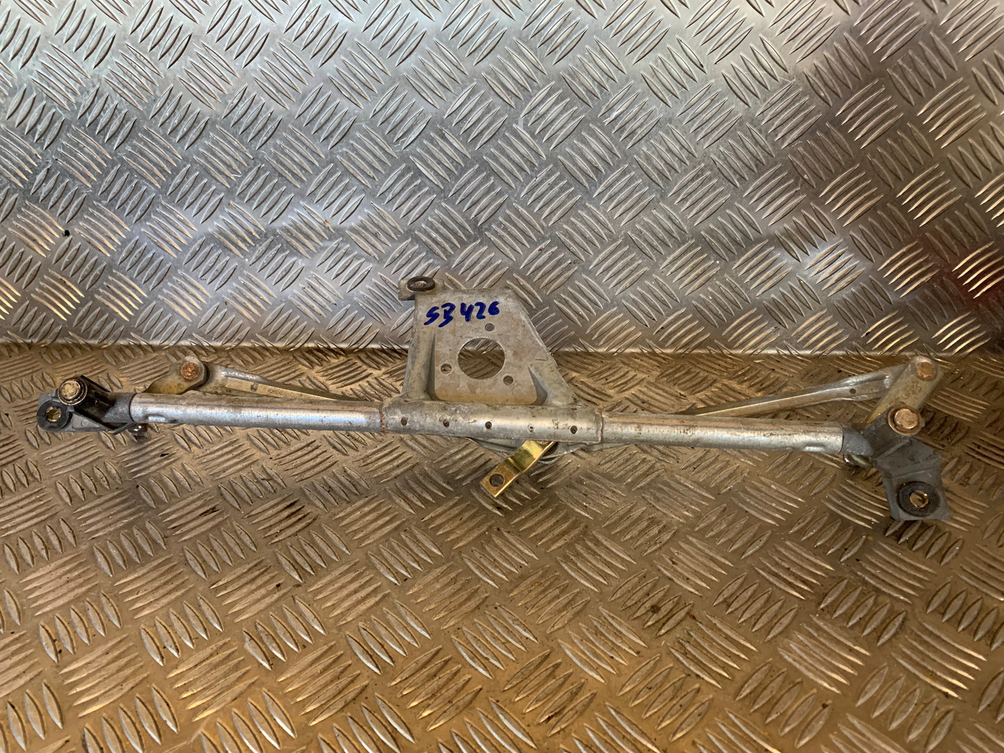 VW Polo Facel. 6N Viskertræk Med OEM Nr. 6N1955603 Fra VW Ophugger