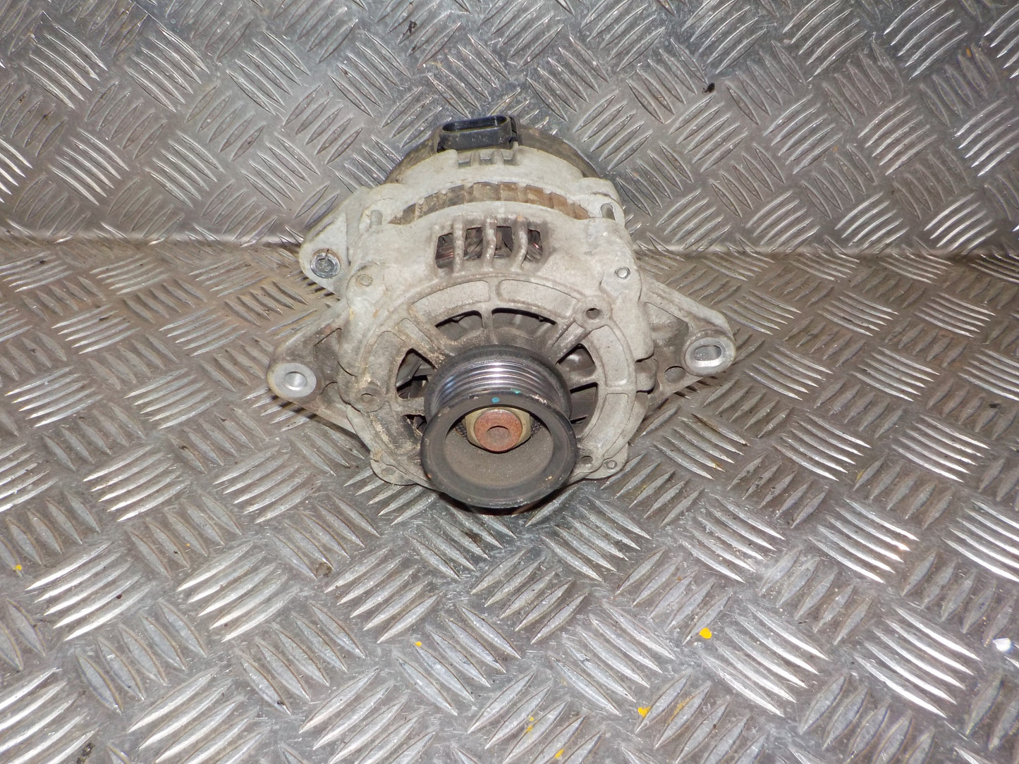 Chevrolet Kalos Generator Med OEM Nr. Ophugger Fra Chevrolet Ophugger