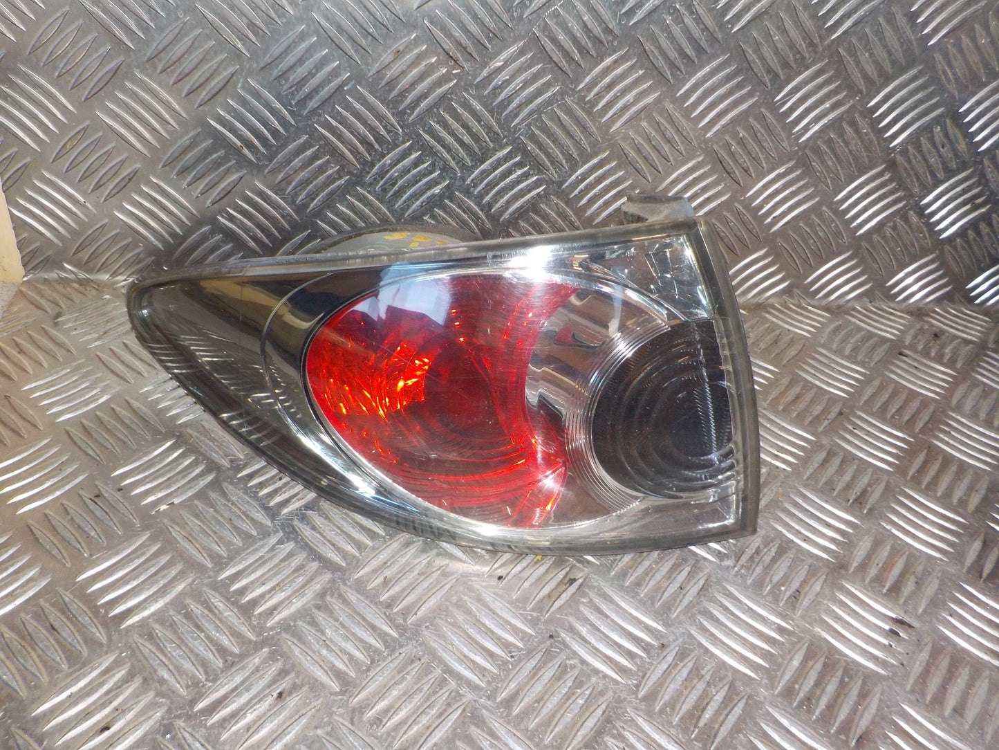 Mazda 6 GG/GY Baglygte Med OEM Nr. GR4B51160 Fra Mazda Ophugger