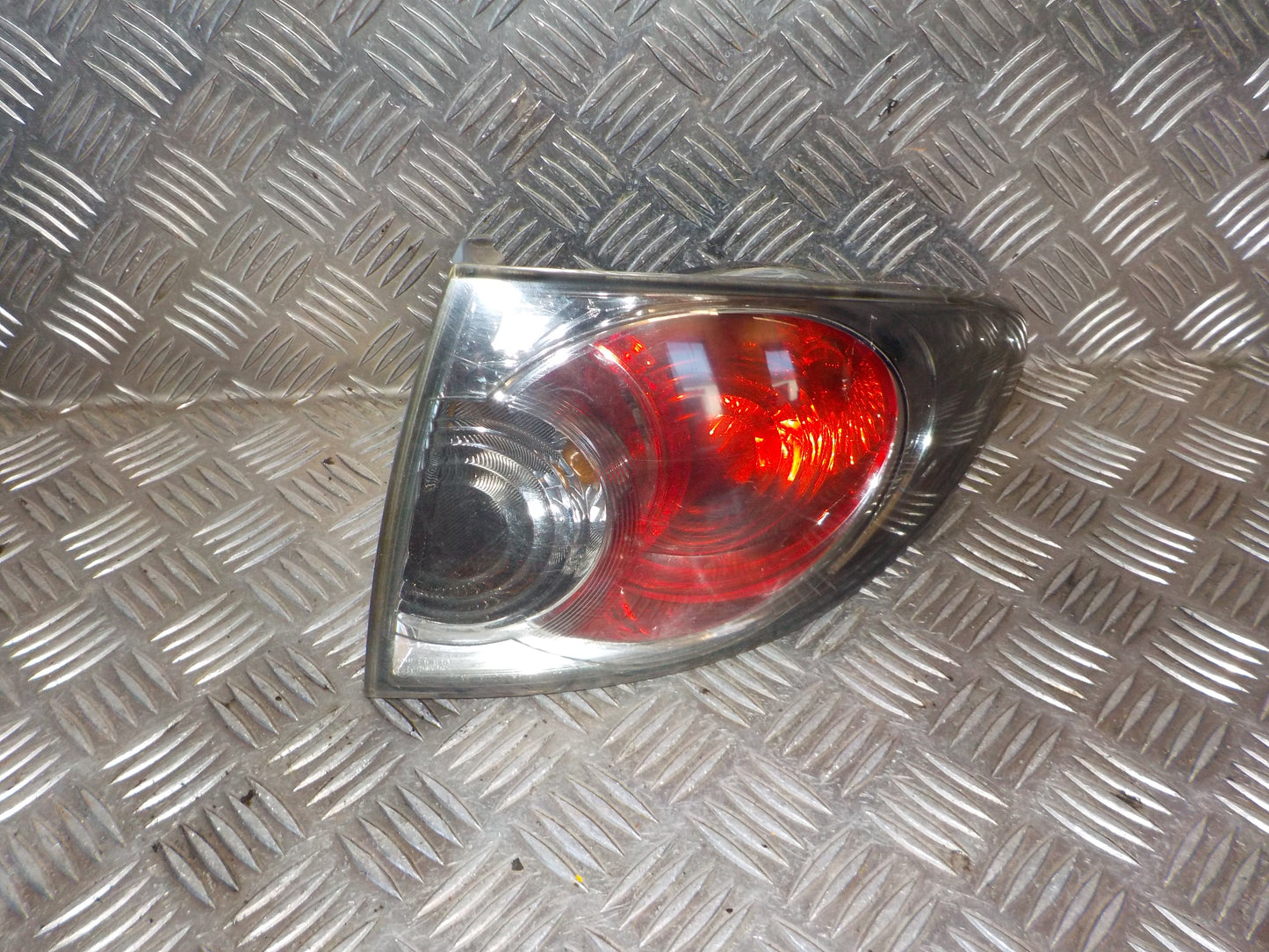 Mazda 6 Gg/Gy Baglygte Med OEM Nr. GR4B51150 Fra Mazda Ophugger