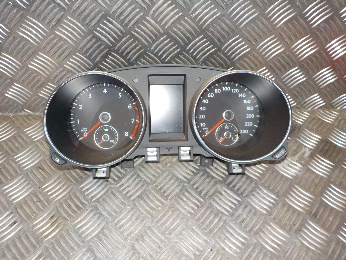 VW Golf 6 1K Speedometer - Instrument Med OEM Nr. 5K0920870B Fra VW Ophugger