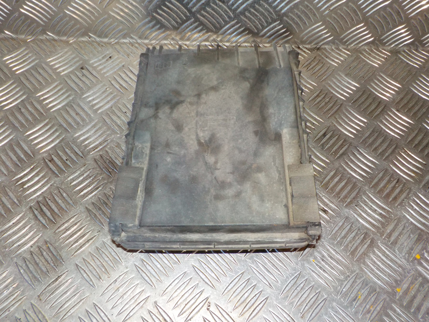 VW Golf 6 1K Sikringsboks Med OEM Nr. 1K0937125C Fra VW Ophugger