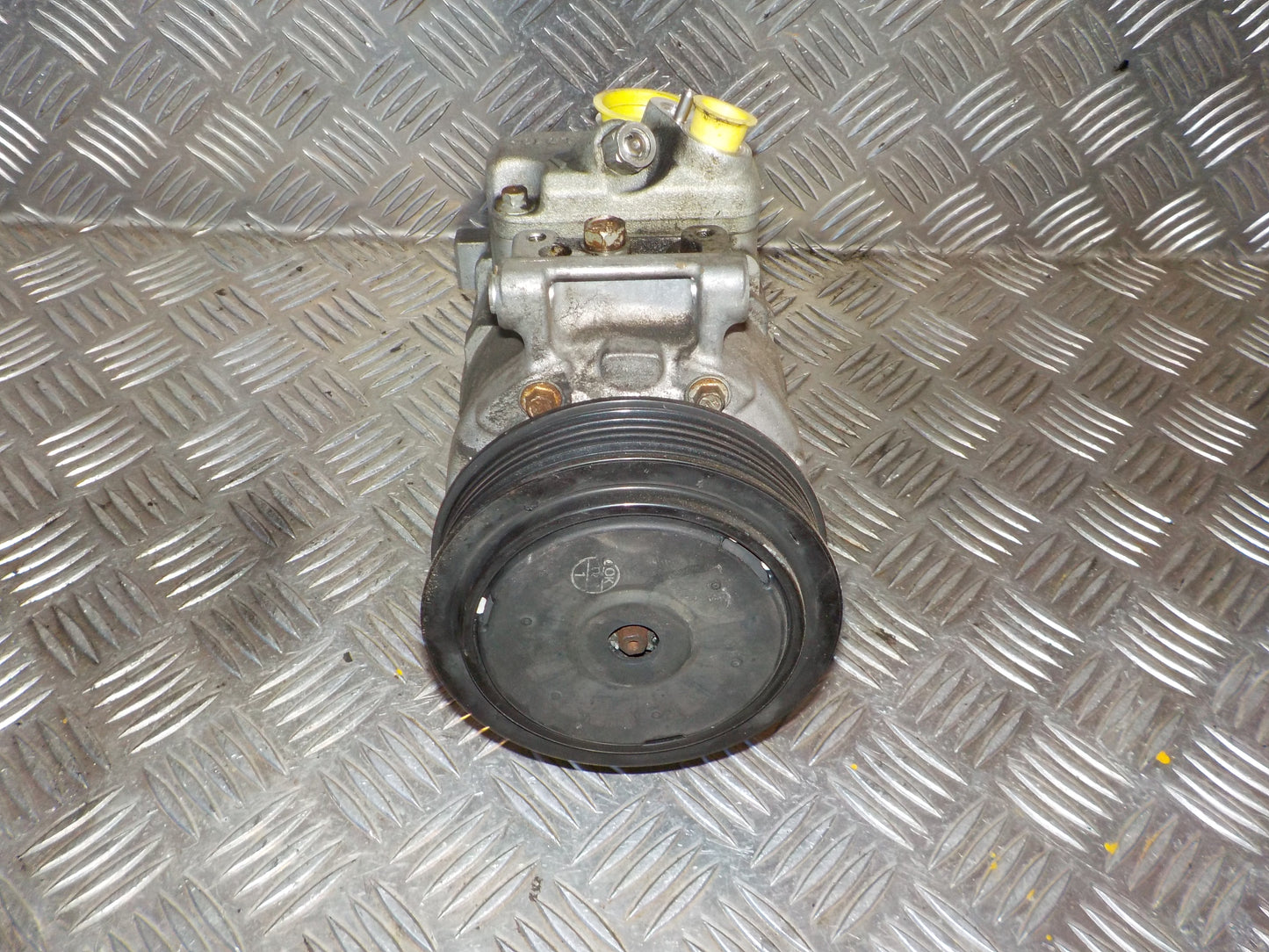 VW Golf 6 1K Aircondition Pumpe Med OEM Nr. 1K0820859T Fra VW Ophugger