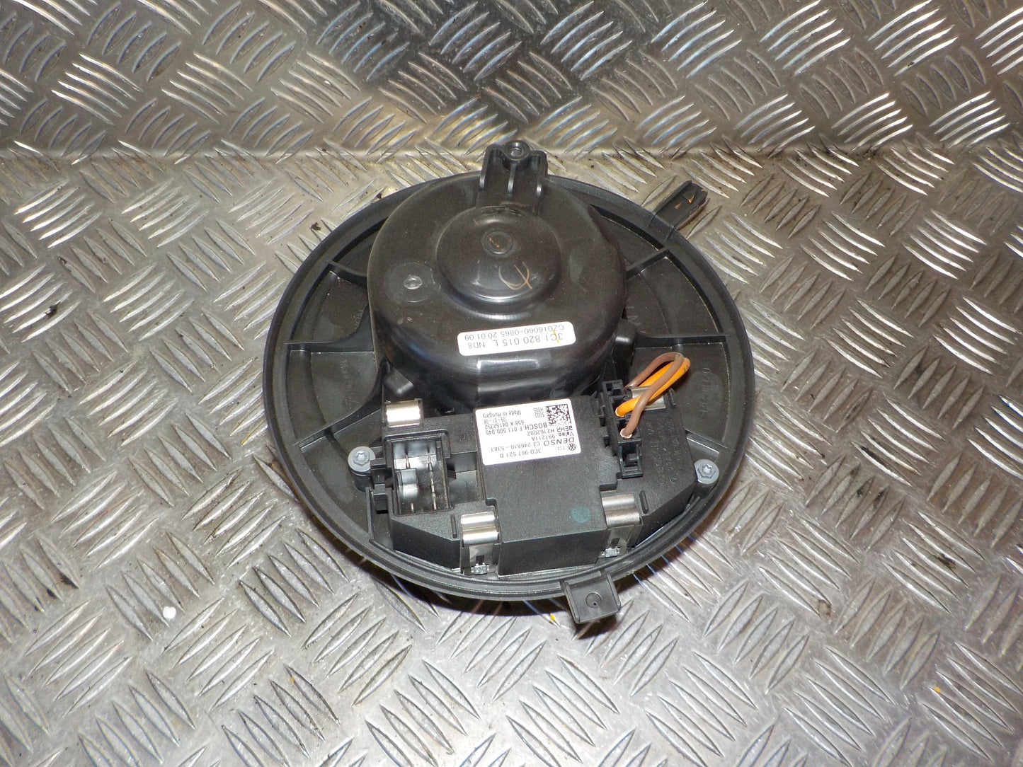 VW Golf 6 1K Varmeblæser Med OEM Nr. 3C1820015L Fra VW Ophugger