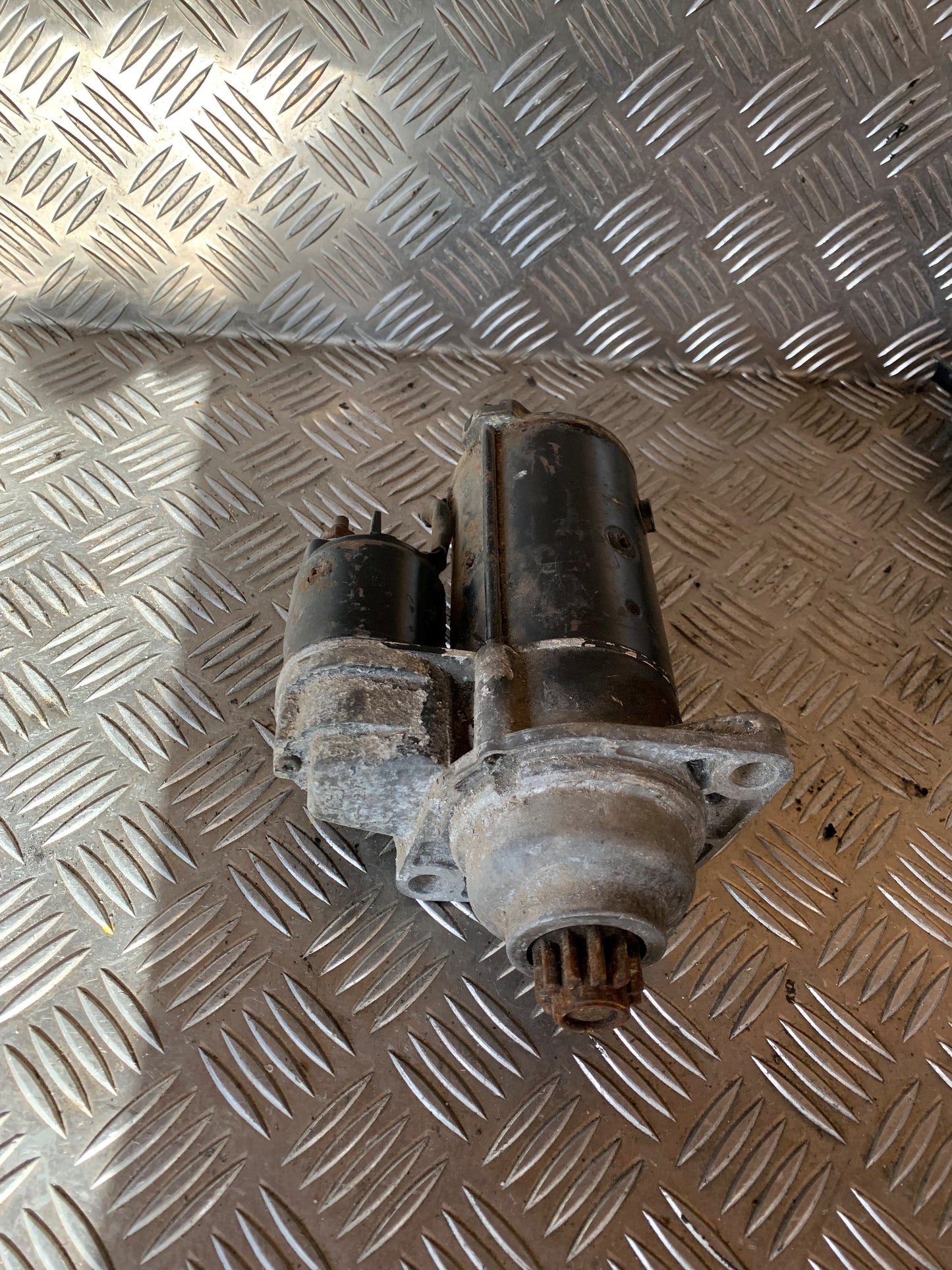 VW Transporter T4 Starter Med OEM Nr. VALEO Fra VW Ophugger