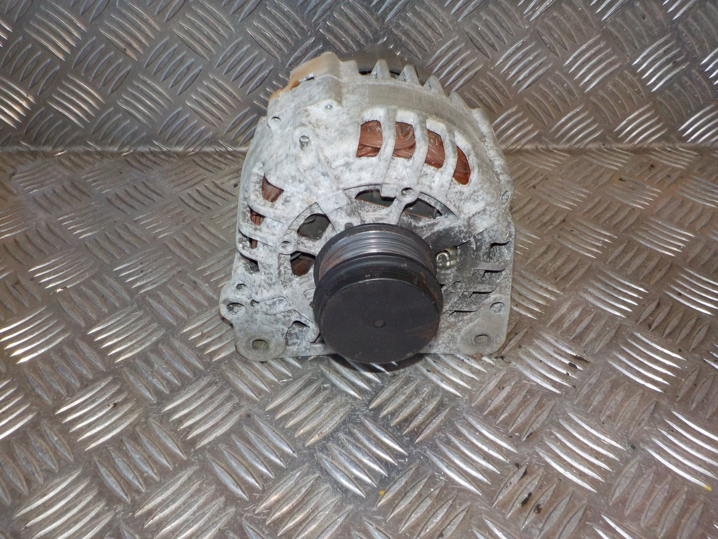 Audi A4 8D Generator Med OEM Nr. 1406388 Fra Audi Ophugger