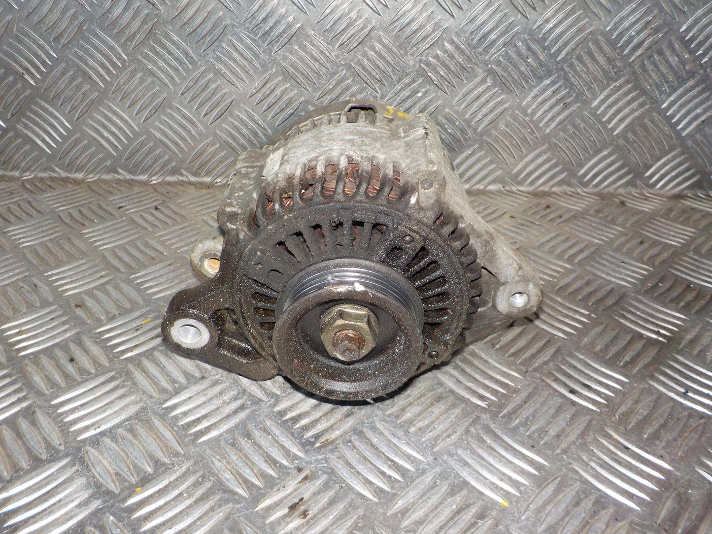 Toyota Yaris Verso Generator Med OEM Nr. 2706021020 Fra Toyota Ophugger