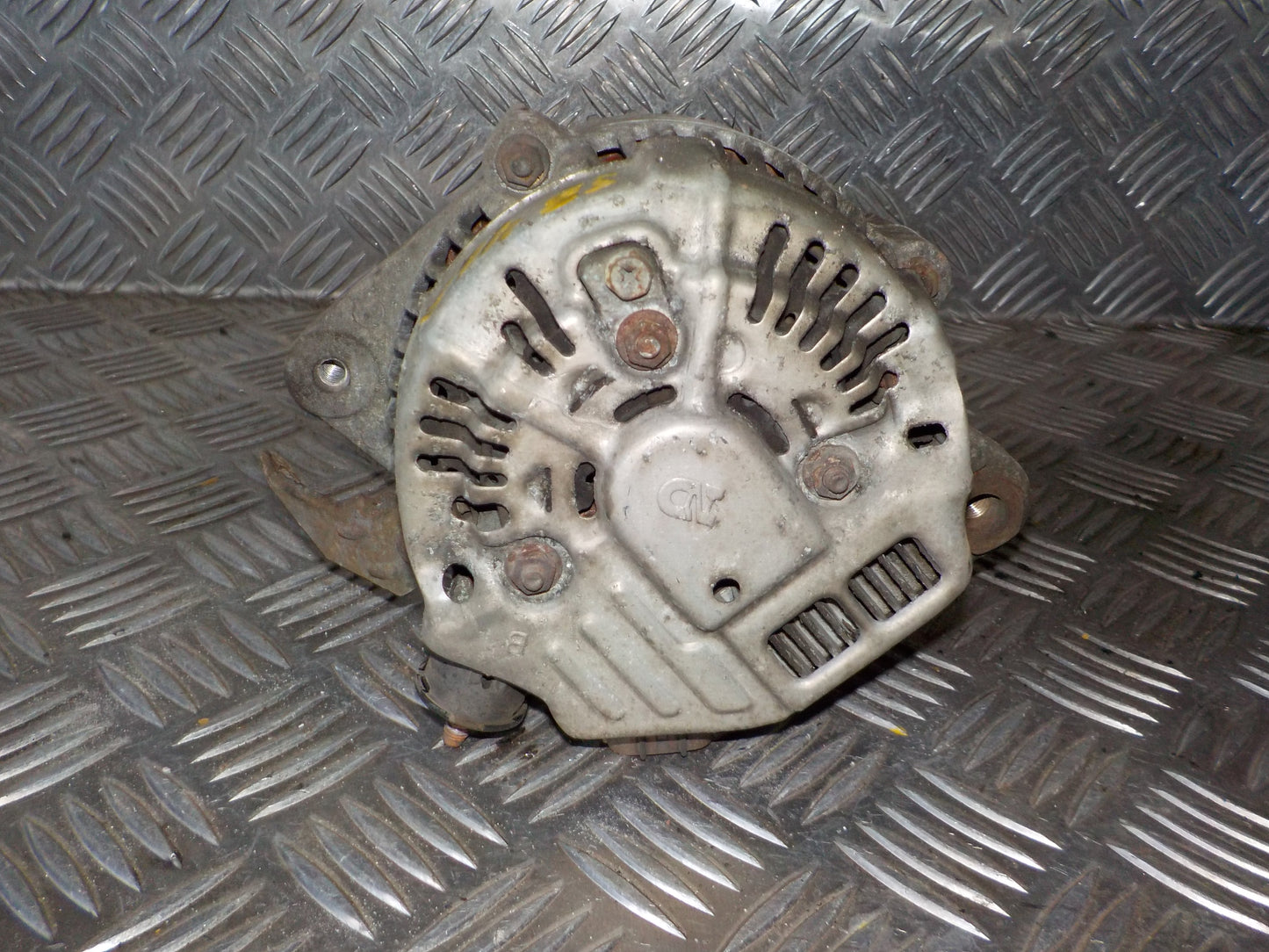 Toyota Yaris Verso Generator Med OEM Nr. 2706021020 Fra Toyota Ophugger