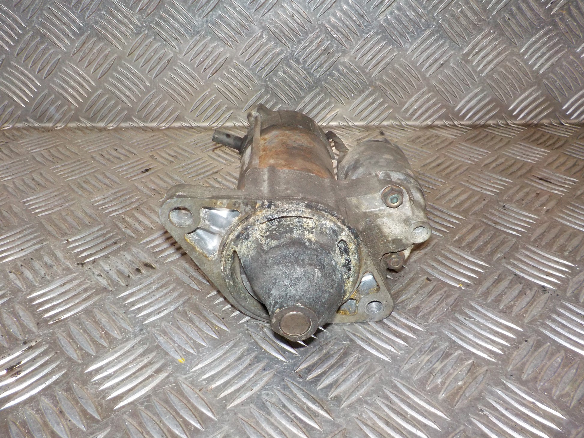 Toyota Yaris Verso Starter Med OEM Nr. 2810021030 Fra Toyota Ophugger