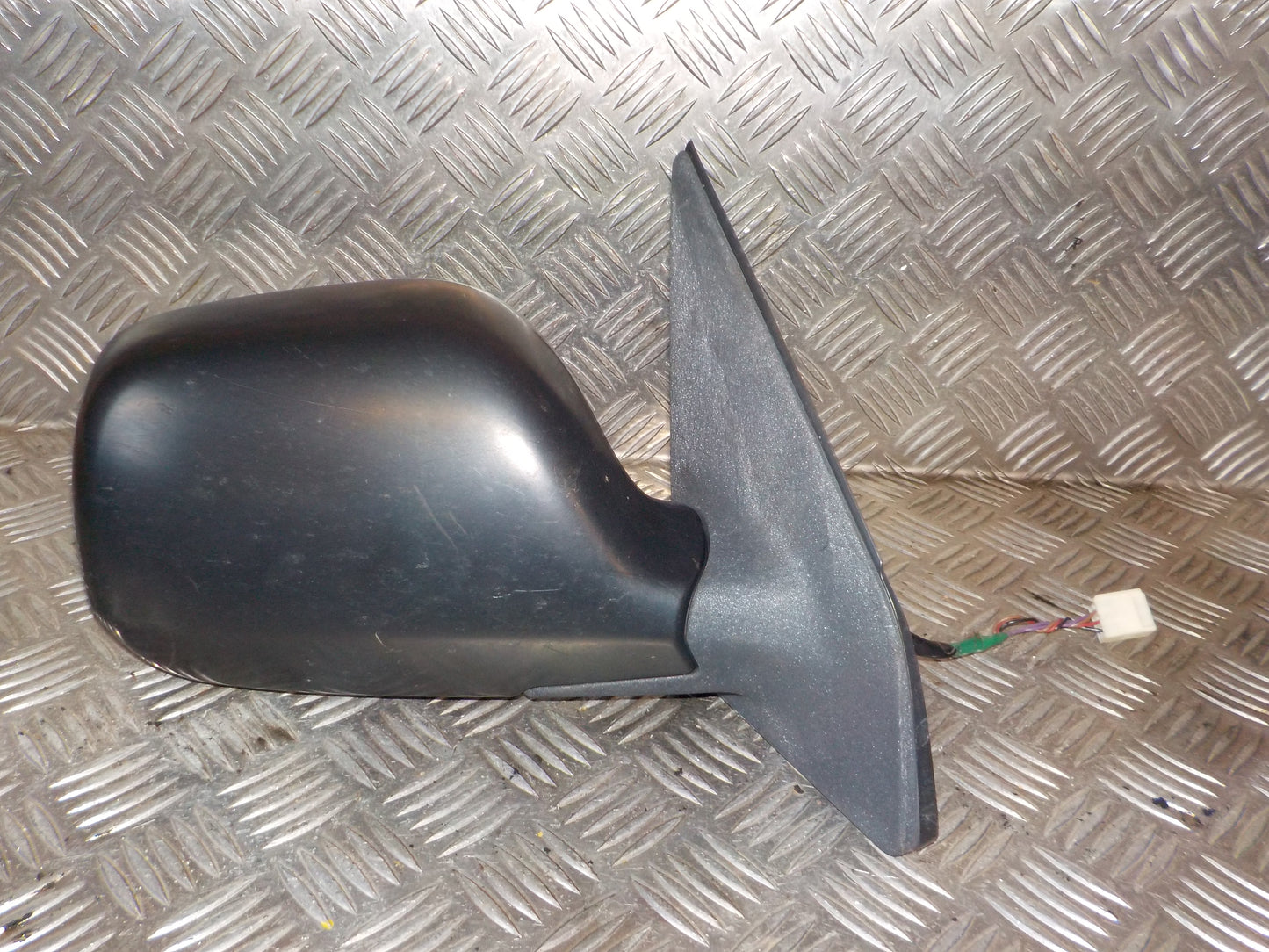 Toyota Yaris Verso Sidespejl Med OEM Nr. Ophugger Fra Toyota Ophugger