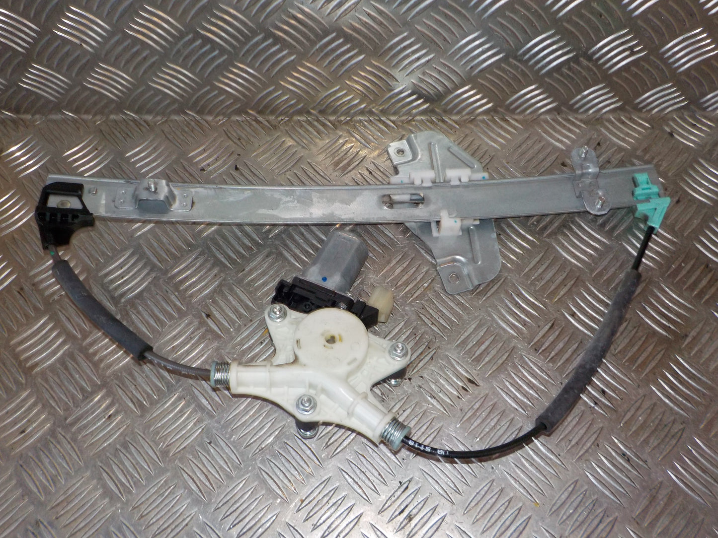 Kia Rio Ub Rudemotor - Rudehejs Med OEM Nr. 824601W000 Fra Kia Ophugger