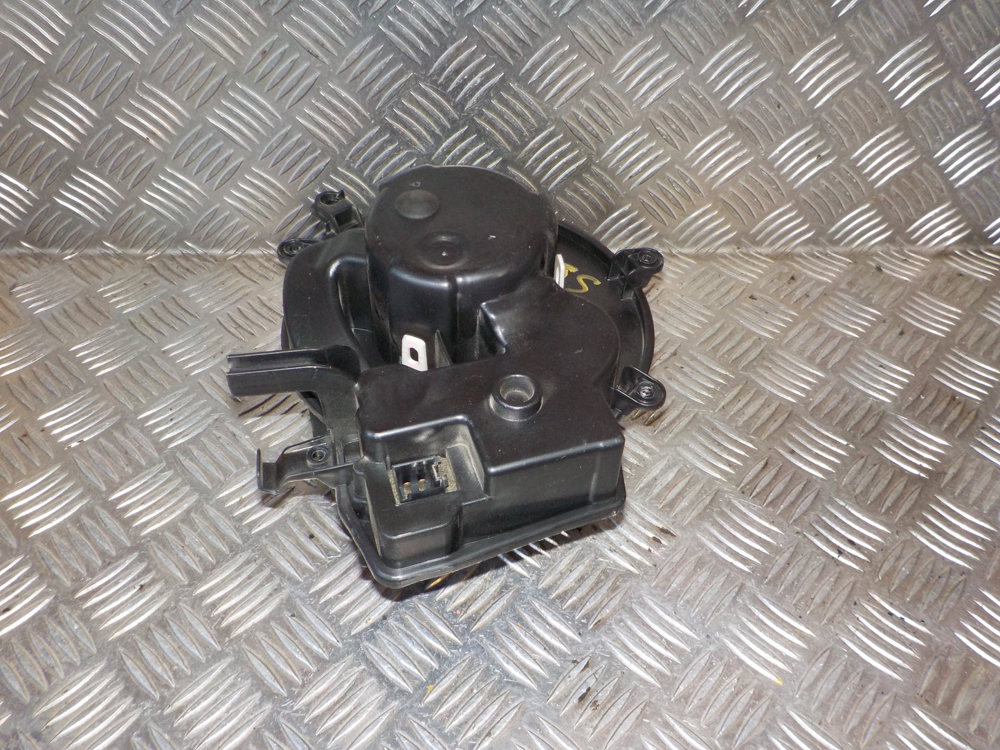 Mercedes C W203 Varmeblæser Med OEM Nr. A2038300008 Fra Mercedes Ophugger