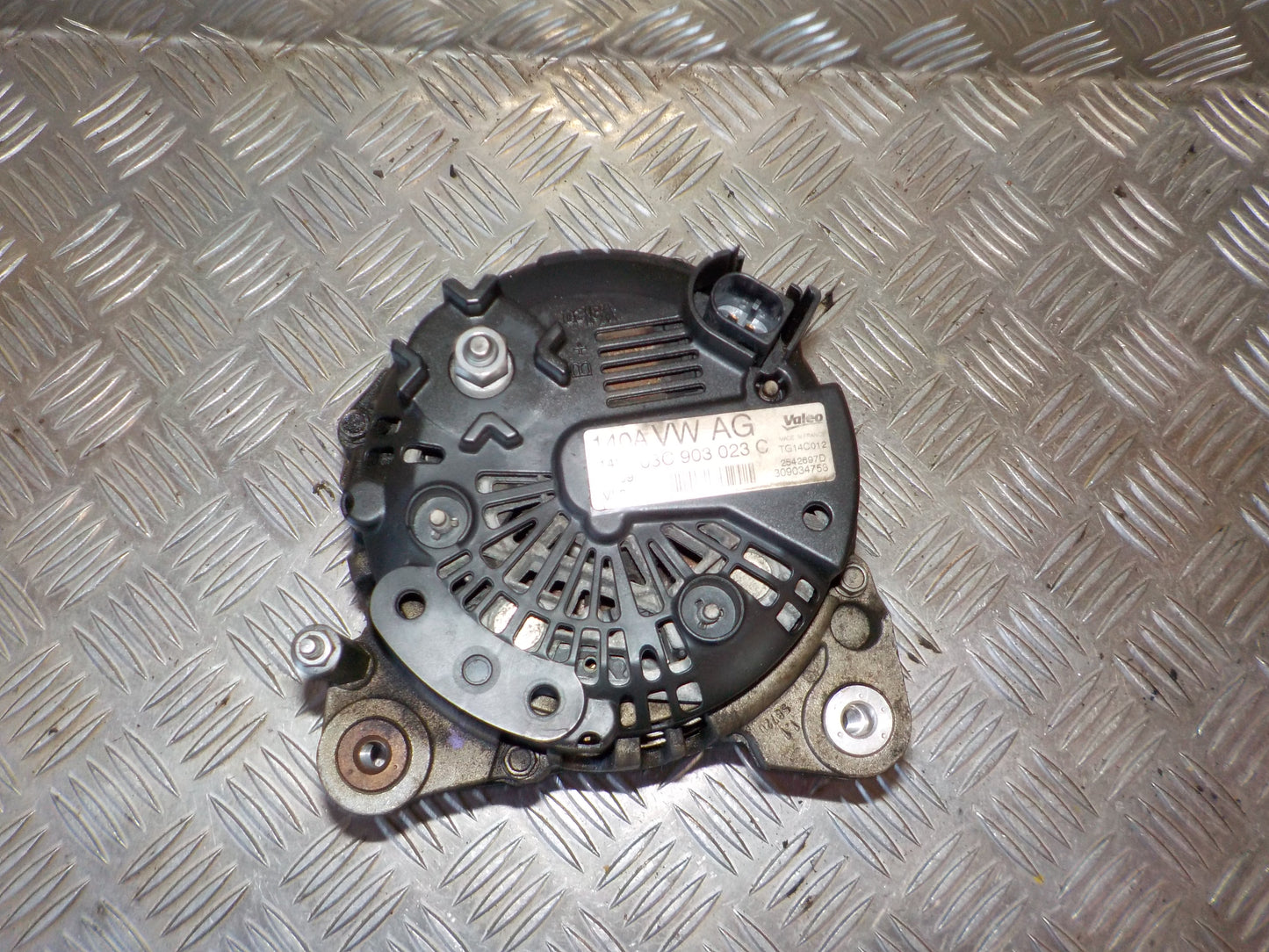 Seat Leon 1P Generator Med OEM Nr. 03C903023C Fra Seat Ophugger
