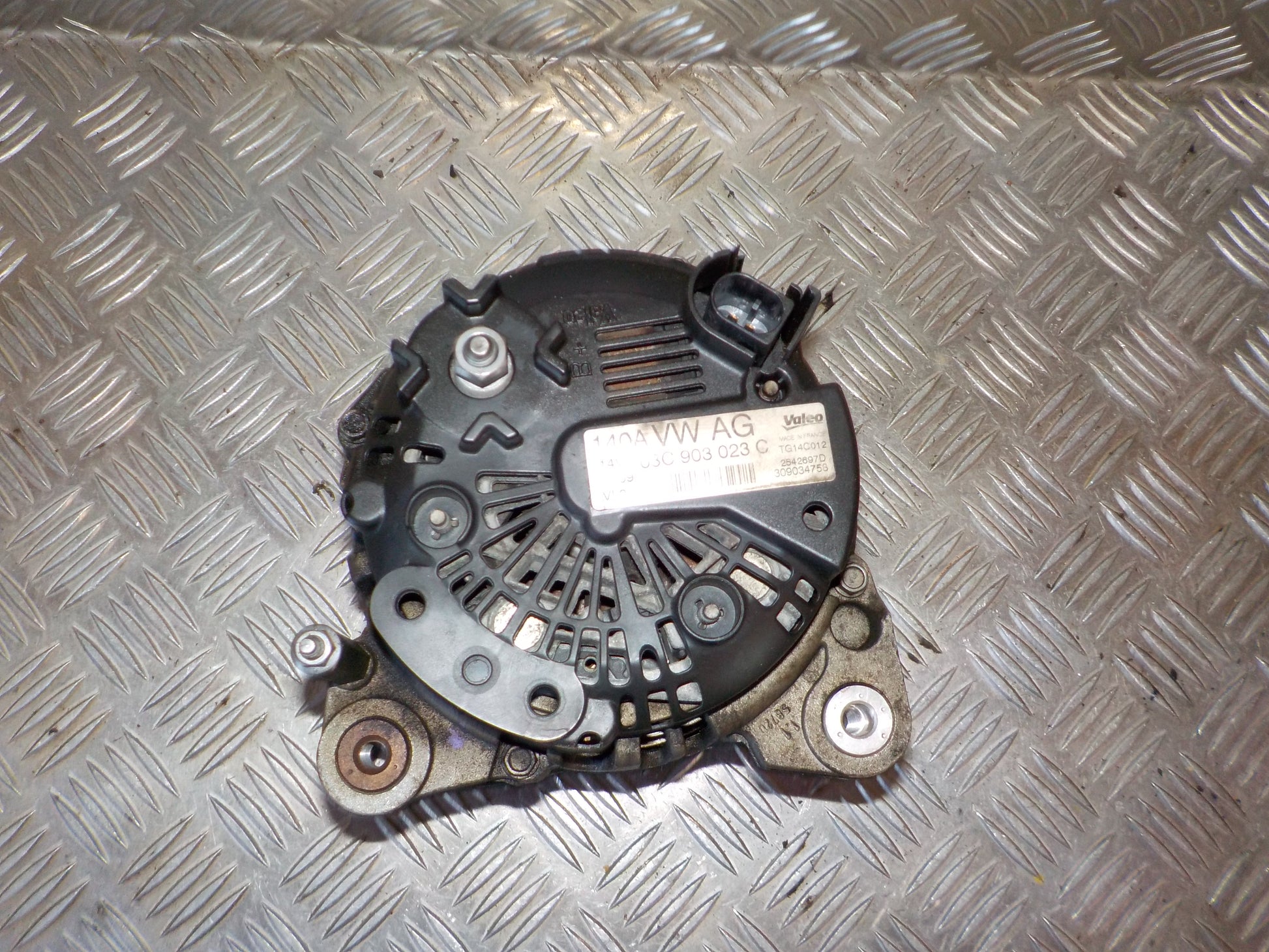 Seat Leon 1P Generator Med OEM Nr. 03C903023C Fra Seat Ophugger