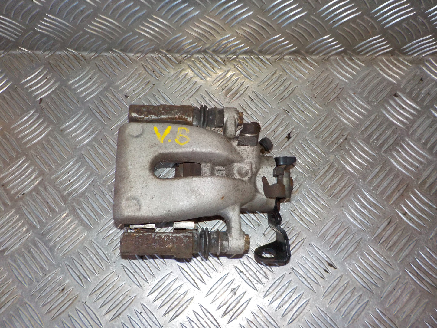Opel Zafira B Bremsekaliber VB Med OEM Nr. 93183696 Fra Opel Ophugger