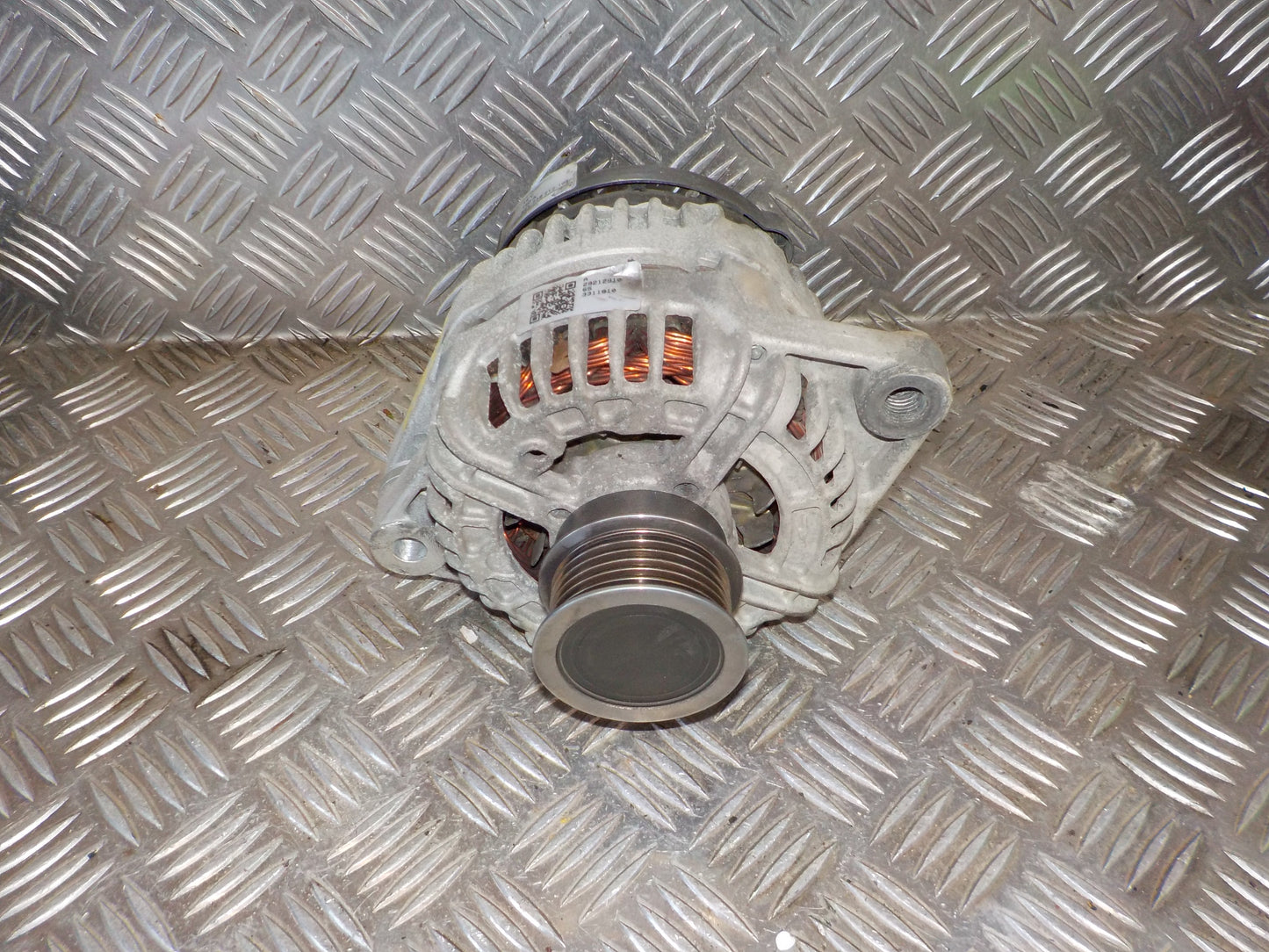 Opel Zafira B Generator Med OEM Nr. 8EL738212191 Fra Opel Ophugger
