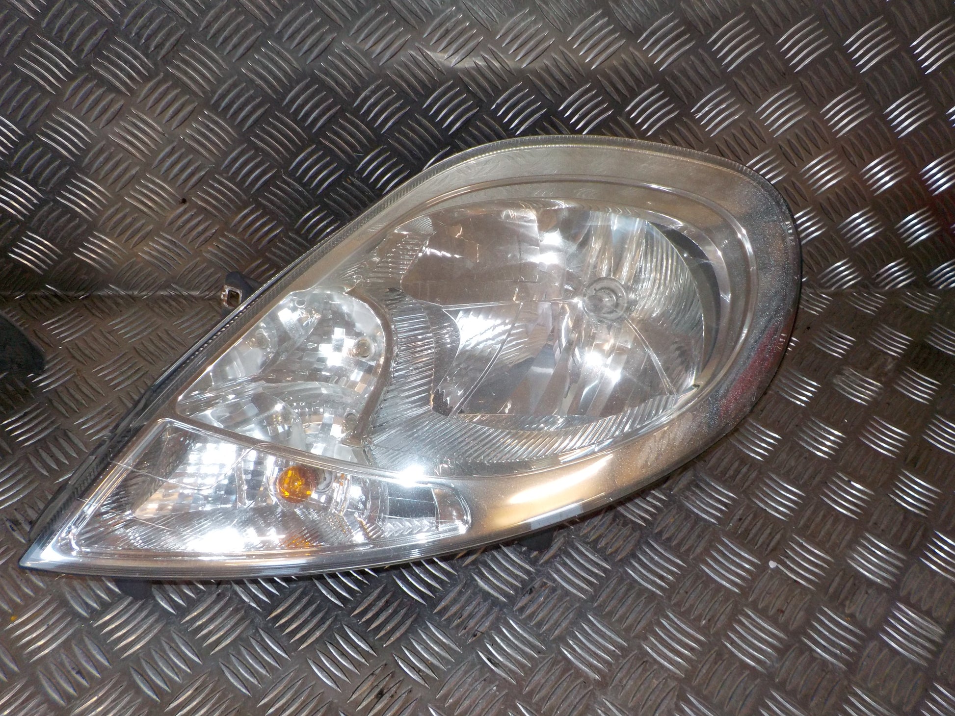 Renault Trafic 1 Forlygte Med OEM Nr. 93859829 Fra Renault Ophugger