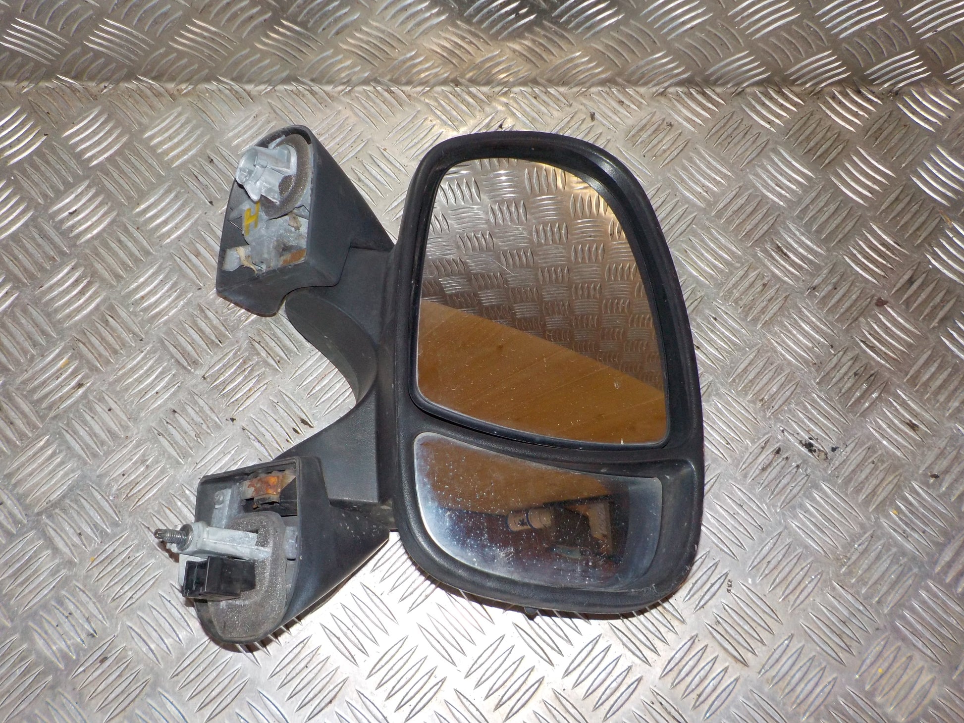 Renault Trafic 1 Sidespejl Med OEM Nr. 6006004779 Fra Renault Ophugger