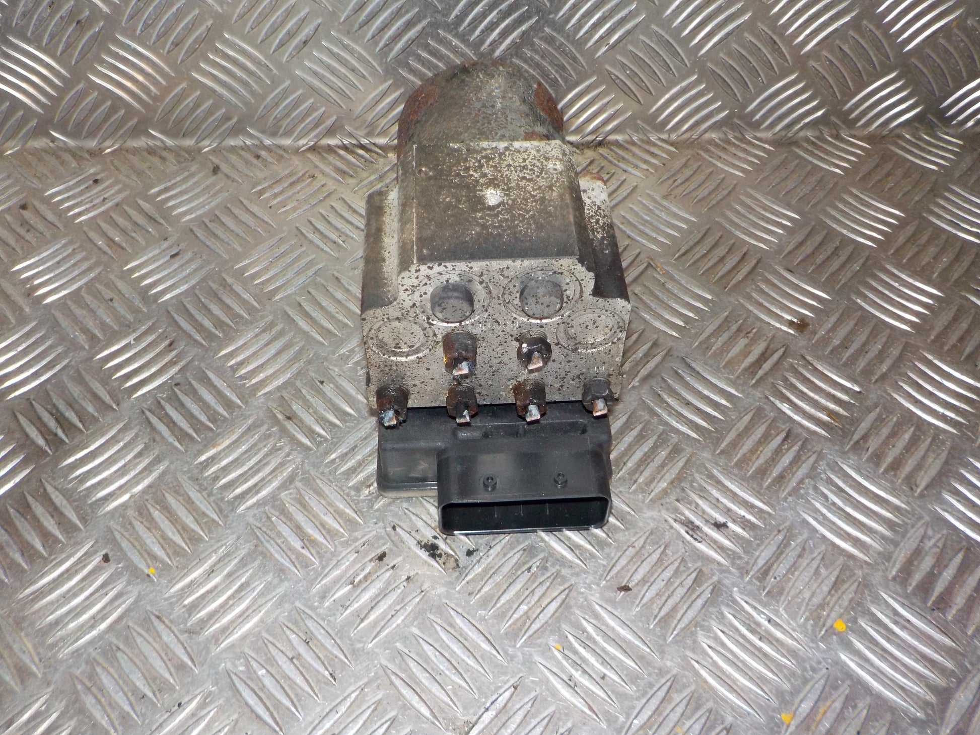 Renault Trafic 1 Abs Pumpe Med OEM Nr. 93857506 Fra Renault Ophugger