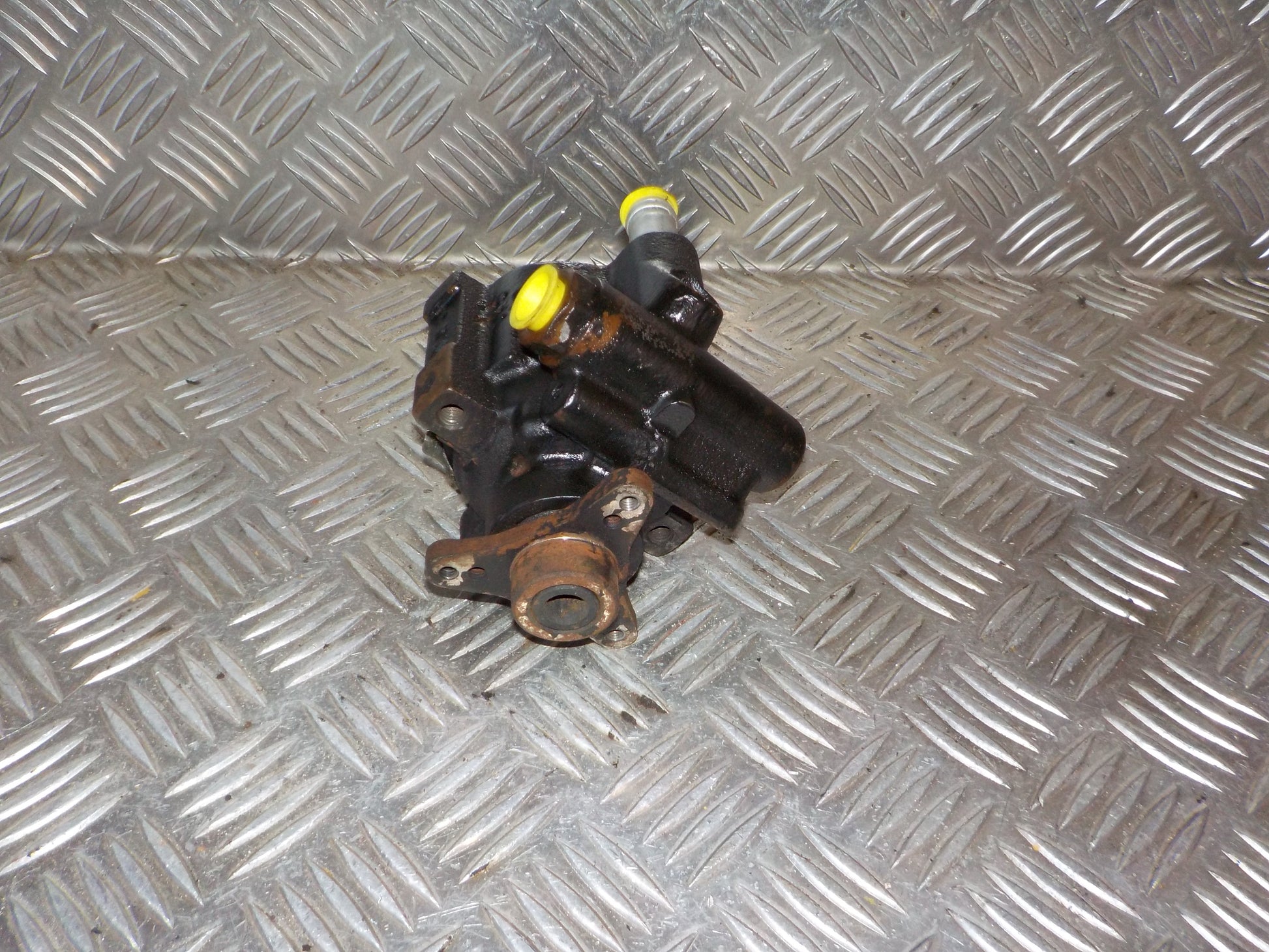 Renault Trafic 1 Servopumpe Med OEM Nr. 491101050R Fra Renault Ophugger