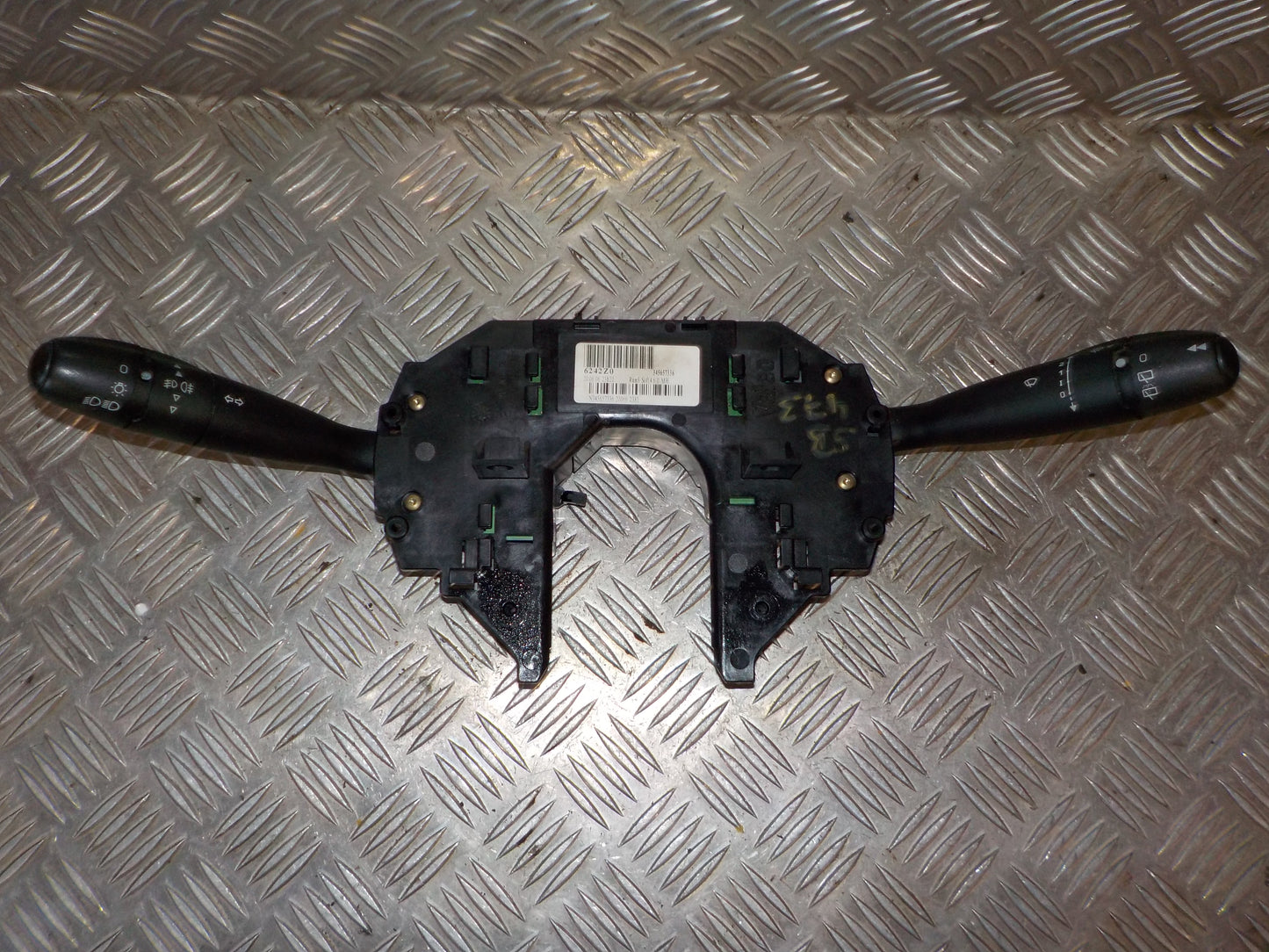 Citroen C4 Kontakt Combi Med OEM Nr. 6242Z0 Fra Citroen Ophugger