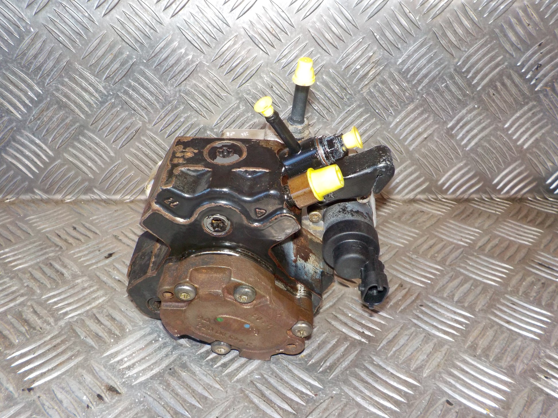 Toyota Yaris Jap. Dieselpumpe Med OEM Nr. 2210033010 Fra Toyota Ophugger