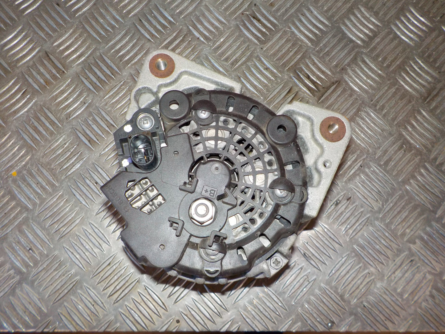 VW UP Generator Med OEM Nr. 04C903023JX Fra VW Ophugger